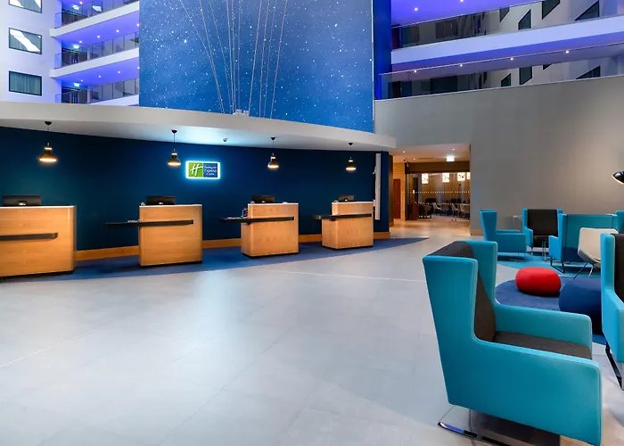 Holiday Inn Express - London Heathrow T4 By Ihg